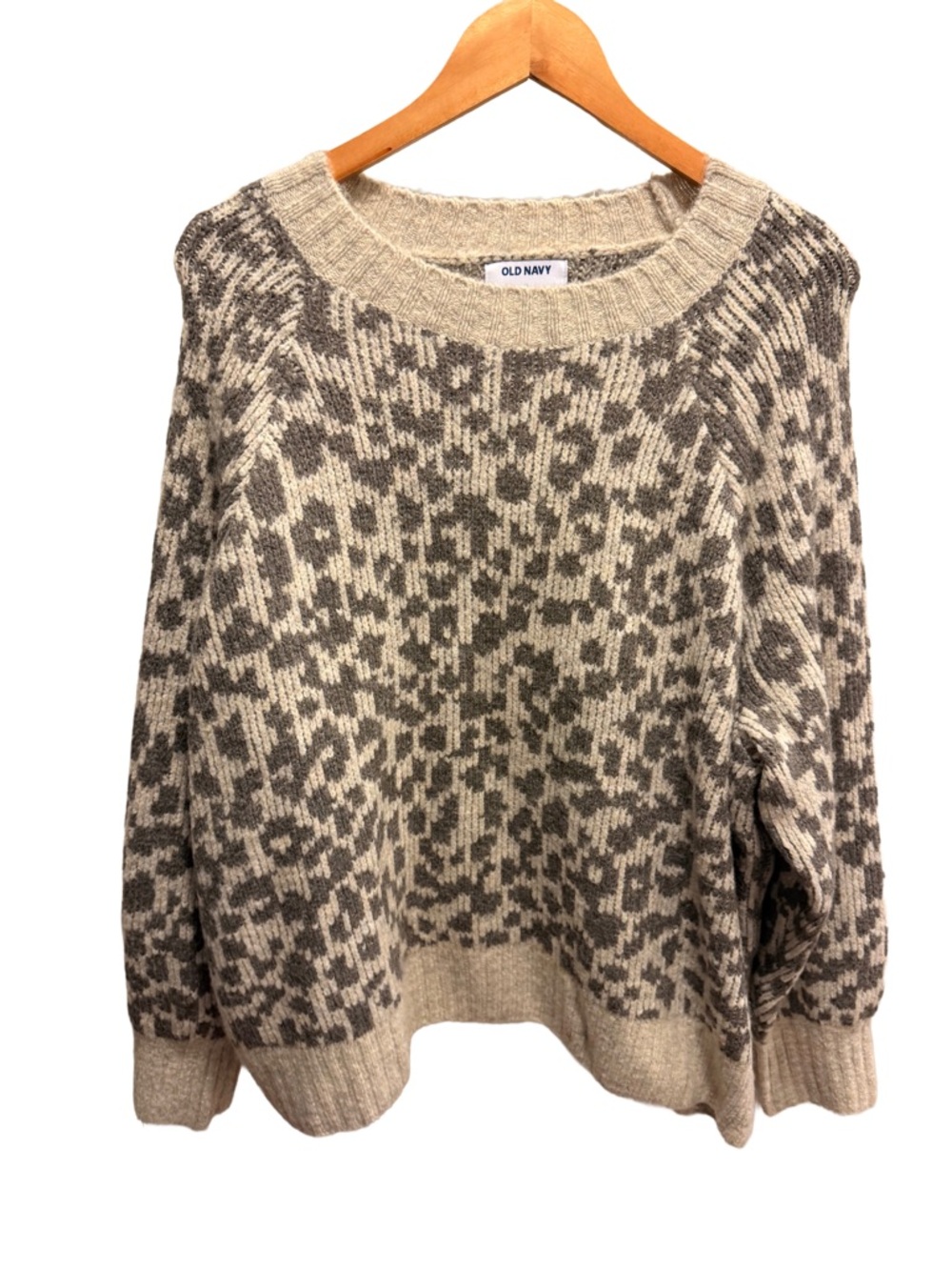 Old Navy Cozy Leopard Print Crewneck Sweater (GH)